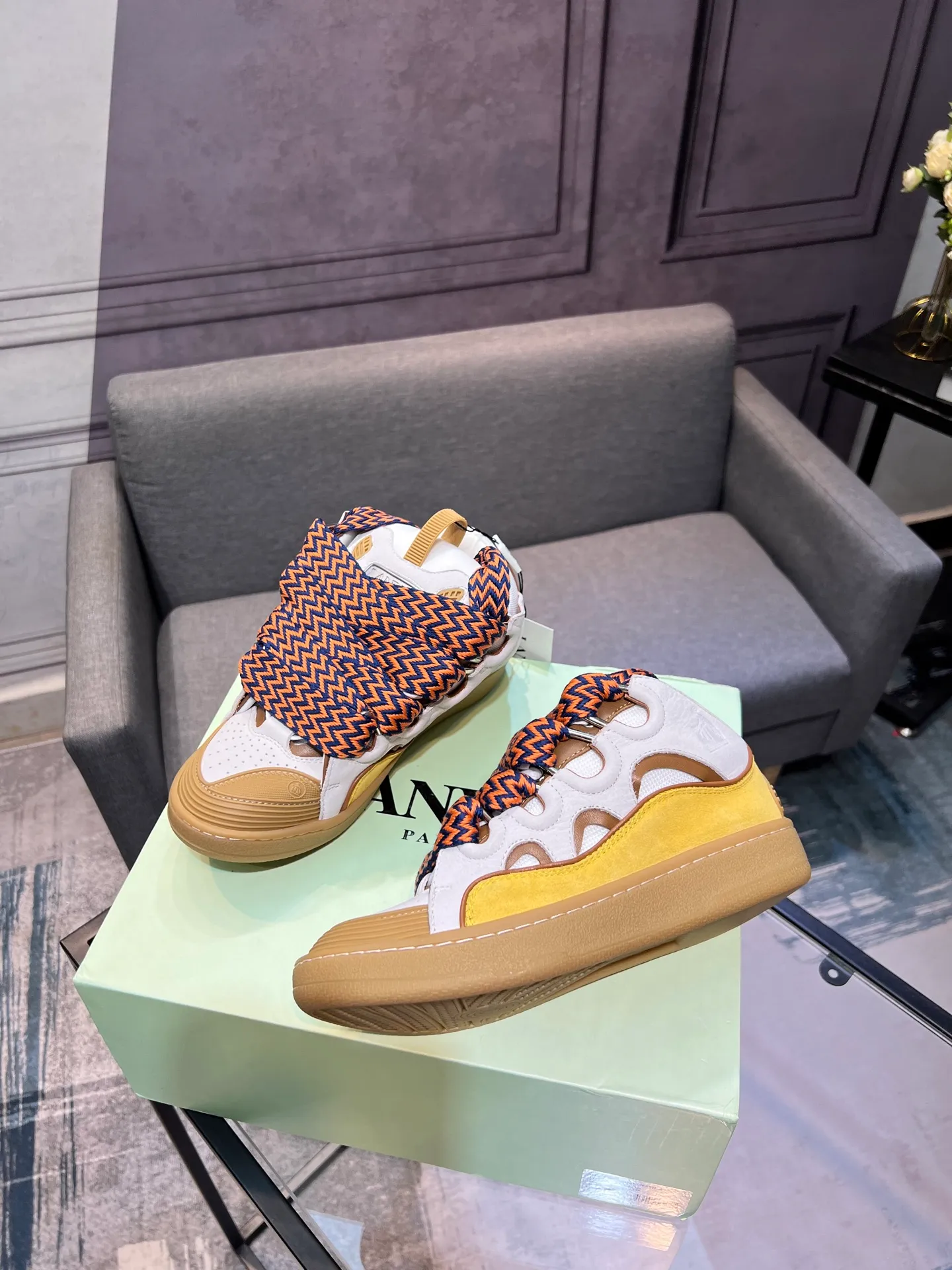 Men's men's shoes💰780 [LANVIN] Latest lace-up fashionable casual sneakers for couples High-quality CLAY couple series‼ ️ The latest trendy products of the season 🌈Many bloggers have planted grass and purchased the original open-mold customization. The upper and outsole are sewn with mark threads without edge sealing. Multiple material splicing combination design. Very versatile for fashionable and casual wear. Comfortable on the feet. Recommended for self-retention (upper cowhide + cow suede + breathable mesh) inner foot pad cowhide exclusive original open-mold clear logo rubber outsole ⚠️36-44 yards (45 custom-made)